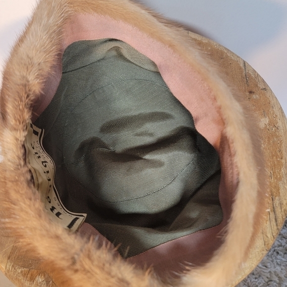 100% real fur vintage hat. Made in Canada. Small. - Picture 13 of 13